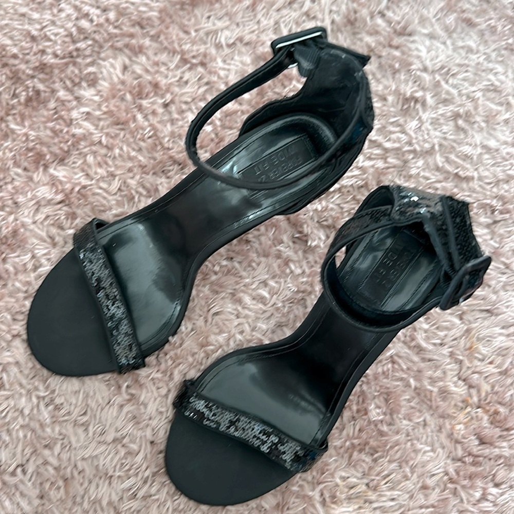 Size 9 Forever 21 wide fit but they seem normal to me brand new never worn